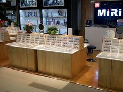 -MiRi眼镜连锁·蔡司·尼康控优点合作店(莘庄店)