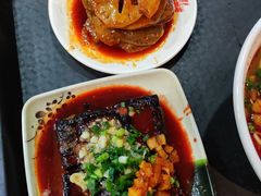 -爆炸头阿姨小四川正宗川味小吃(无任何分店)