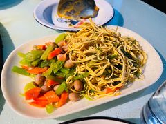 -鱼窝棚柴火铁锅炖(富山屯店)