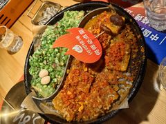 -何师烧烤·小龙虾·江湖川菜·精酿啤酒(成温店)