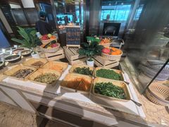 -大中华希尔顿酒店-念自助餐·嗨啤·小龙虾