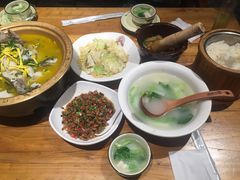 -老滇山寨•云南特色菜•地方菜•民族风情歌舞表演(金碧店)