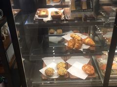 面包甜点陈列柜-星巴克臻选(外滩中心店)