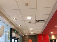 -麦当劳(汉口火车站候车室店)