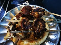 -烤肉小伙烤肉店