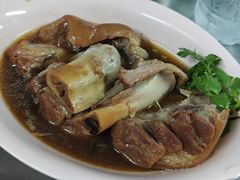 -Kha Mu Charoensang(Silom)