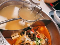 -左庭右院鲜牛肉火锅(金山万达店)