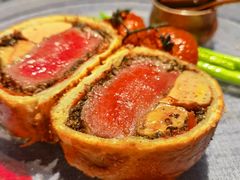 惠灵顿牛排-弦月窗LUNETTE BY AMANDA(复兴路店)