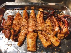 烤鱿鱼-马路牙子地桌烤肉(工体店)