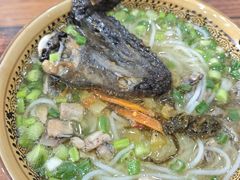 -正宗李家土鸡米线店