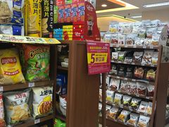 -全家便利店(宜山路站店)