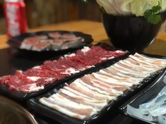 -果松木炭酸菜铜火锅·外婆参鸡汤