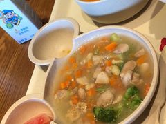 -云海肴·汽锅鸡·云南菜(天山百盛优客店)