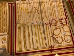 -恒一珠宝·回收黄金钻石奢侈品(灵岩南路店)