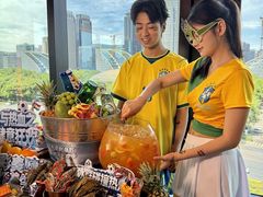 -雍容荟帝王蟹活龙虾展台自助(IFS黑金店)