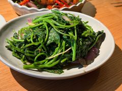 -大头虾越式风味餐厅(光明广场店)