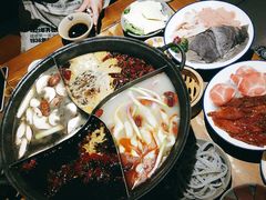 -白乐天毛肚火锅馆(解放碑店)