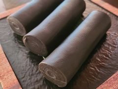香滑黑芝麻卷-喜喜酒家·纯手工点心·粤菜
