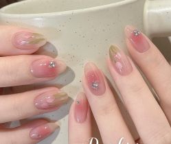 -悦指间美甲美睫