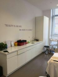 -様共享美容连锁机构