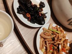 -艳阳天·非遗楚菜(武汉客厅店)