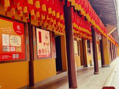 -龙华寺