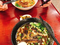 -尊品原汁牛肉面