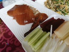 -依江春水烤鸭店