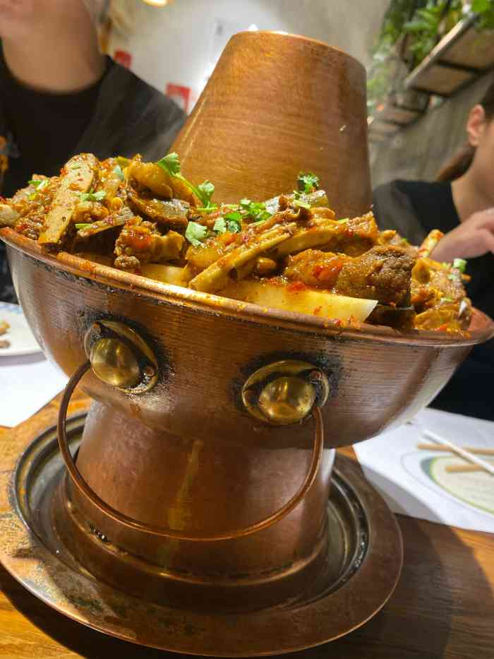 炭火蛙居-"要了双层锅 然后还有一些小食77酸梅汁隔.