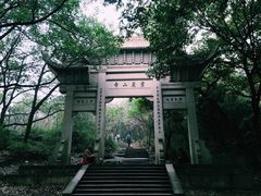 -灵岩山风景区