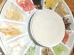 -怪噜范·老贵阳街头名小吃(鸿通城店)