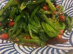 果仁菠菜-燚店·铁板鱼蛙·烤肉·烤串(北新桥店)