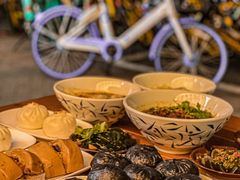 -李与白包子铺(桐梓林店)