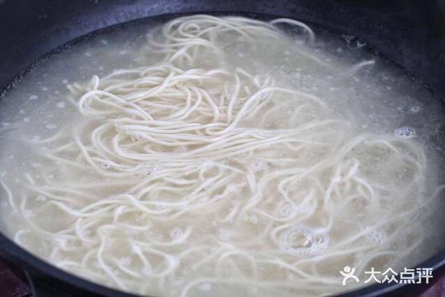 青椒鸡蛋酱拌面