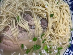 枫镇肉面-裕兴记·三虾面(西北街总店)