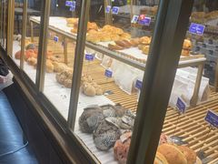 面包甜点陈列柜-黑草莓(重庆路店)