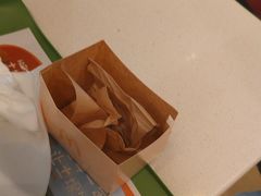 -麦当劳(汉口火车站候车室店)