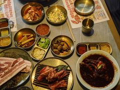 -草家酱蟹炭火烤肉店(珲春南路一店)