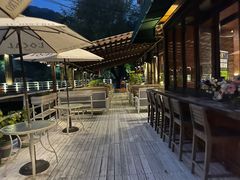 露天位-Local泰莲庭(虹鳟鱼店)