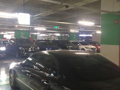 -荟聚西红门购物中心-停车场