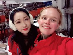 -乔波室内滑雪场