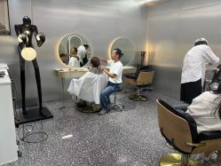 -Tloml salon