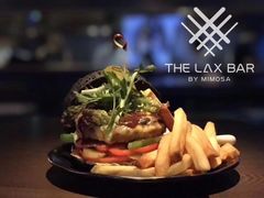 恶魔牛肉芝士汉堡-Lax by Mimosa雪茄&威士忌&鸡尾酒