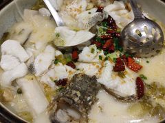 酸菜清汤鲈鱼-石头咕(葵蓬店)