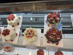 -花花卷卷·鲜食蛋糕(静安久光百货店)