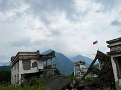-四川汶川特大地震漩口中学遗址