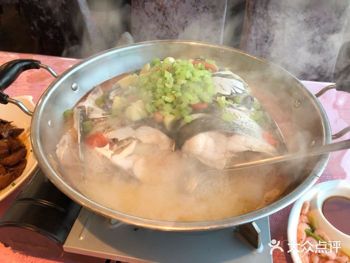 红樽舫湖景餐厅(太湖渔人码头店)特色大鱼头图片