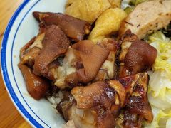 猪蹄饭-明姨仔潮汕美食·碳炉猪脚·汕尾牛腩饭·起片鸡煲(起义路店)