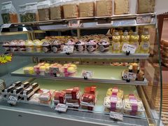 面包甜点陈列柜-金色麦甜糕点(面包.蛋糕.华苑店)