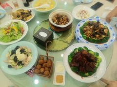 -大鸭梨烤鸭店(金顶街店)